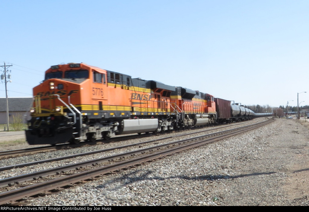 BNSF 5776 West